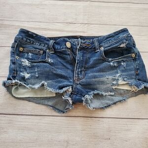 American Eagle distressed jean shorts size 6